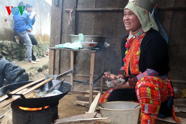 Độc đáo phiên chợ “giật lùi” Tây Bắc  - ảnh 12